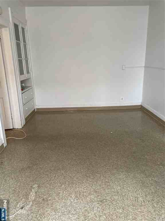 430 Lexington Ave - Photo 3 of 7