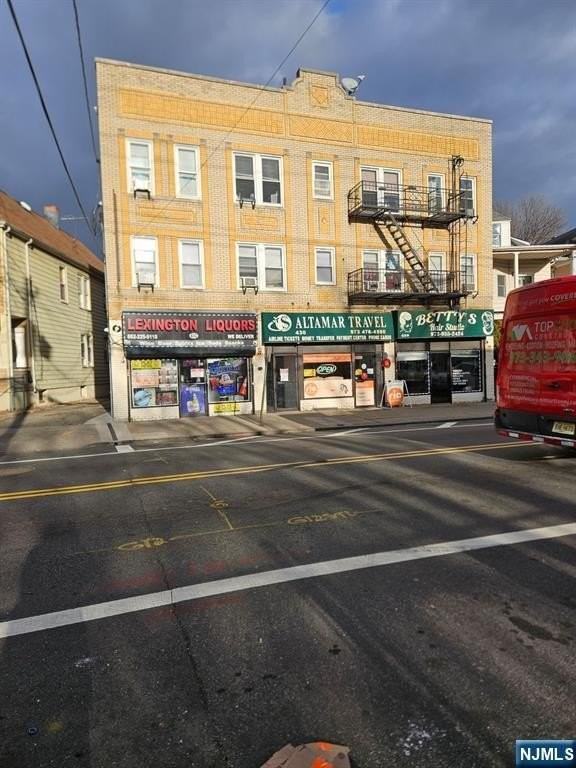 430 Lexington Ave - Photo 7 of 7