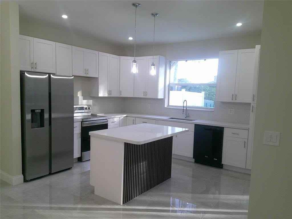 19250 Northwest 22nd Street - Photo 5 of 9