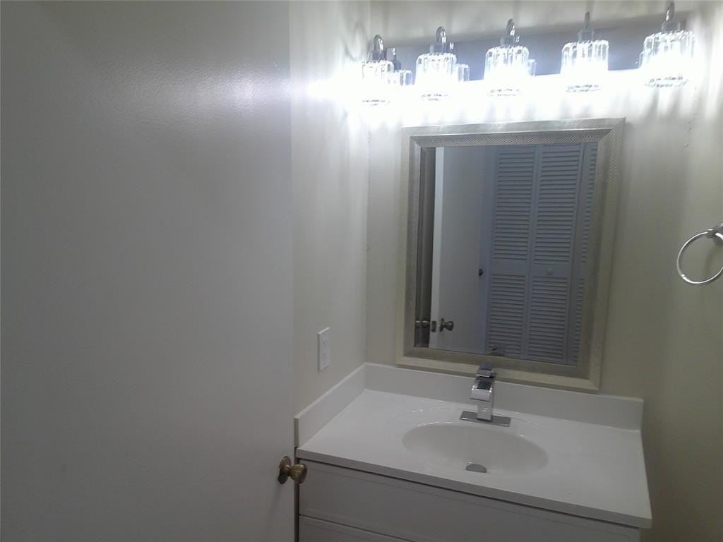 19250 Northwest 22nd Street - Photo 7 of 9