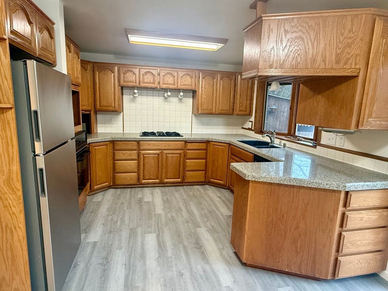 249 Gregory Drive - Photo 2 of 12