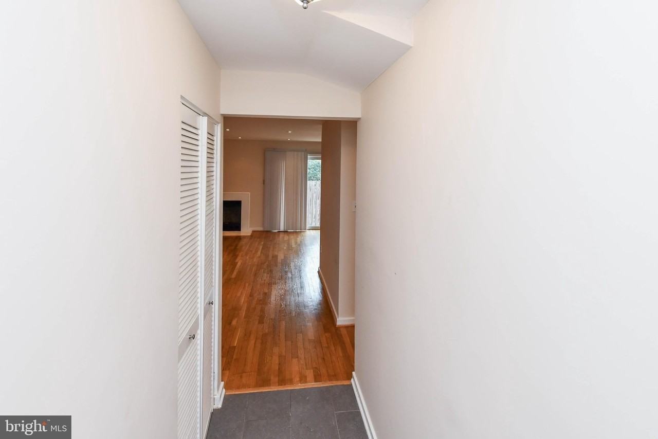 49 Hawthorne Court Northeast - Photo 6 of 46