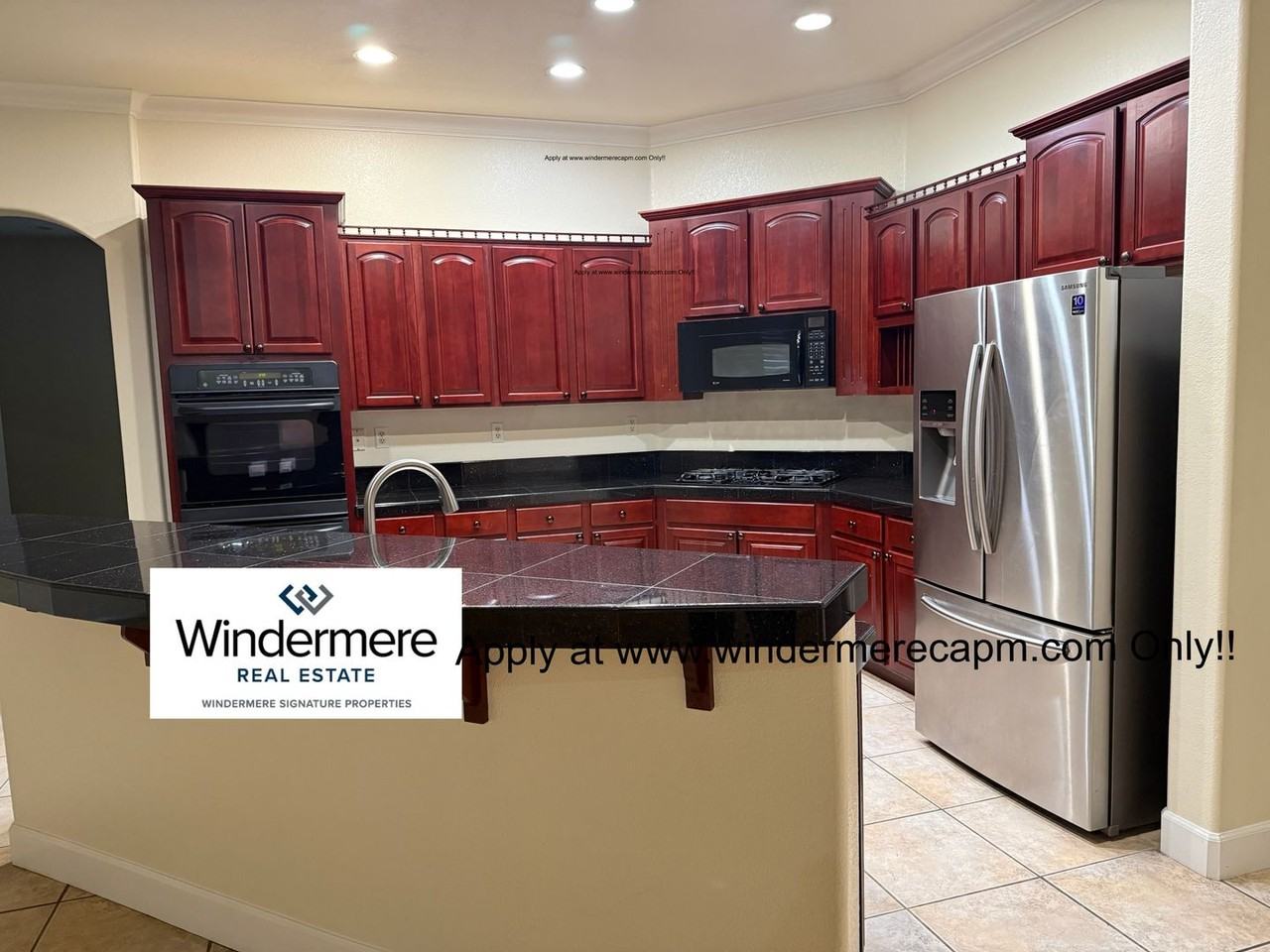 360 Hawkcrest Cir - Photo 3 of 31