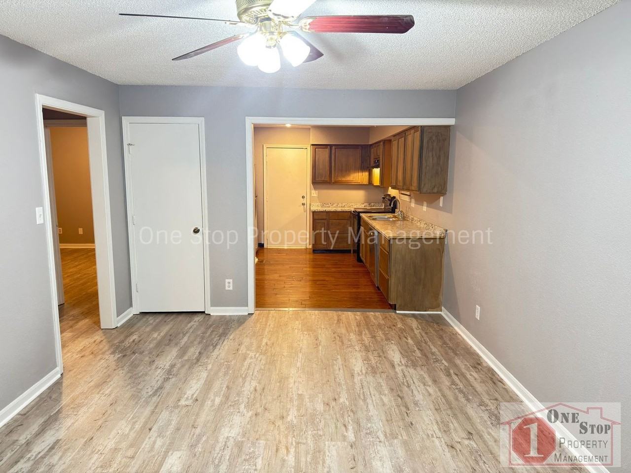 807 Ne Barnes Dr #A - Photo 2 of 14