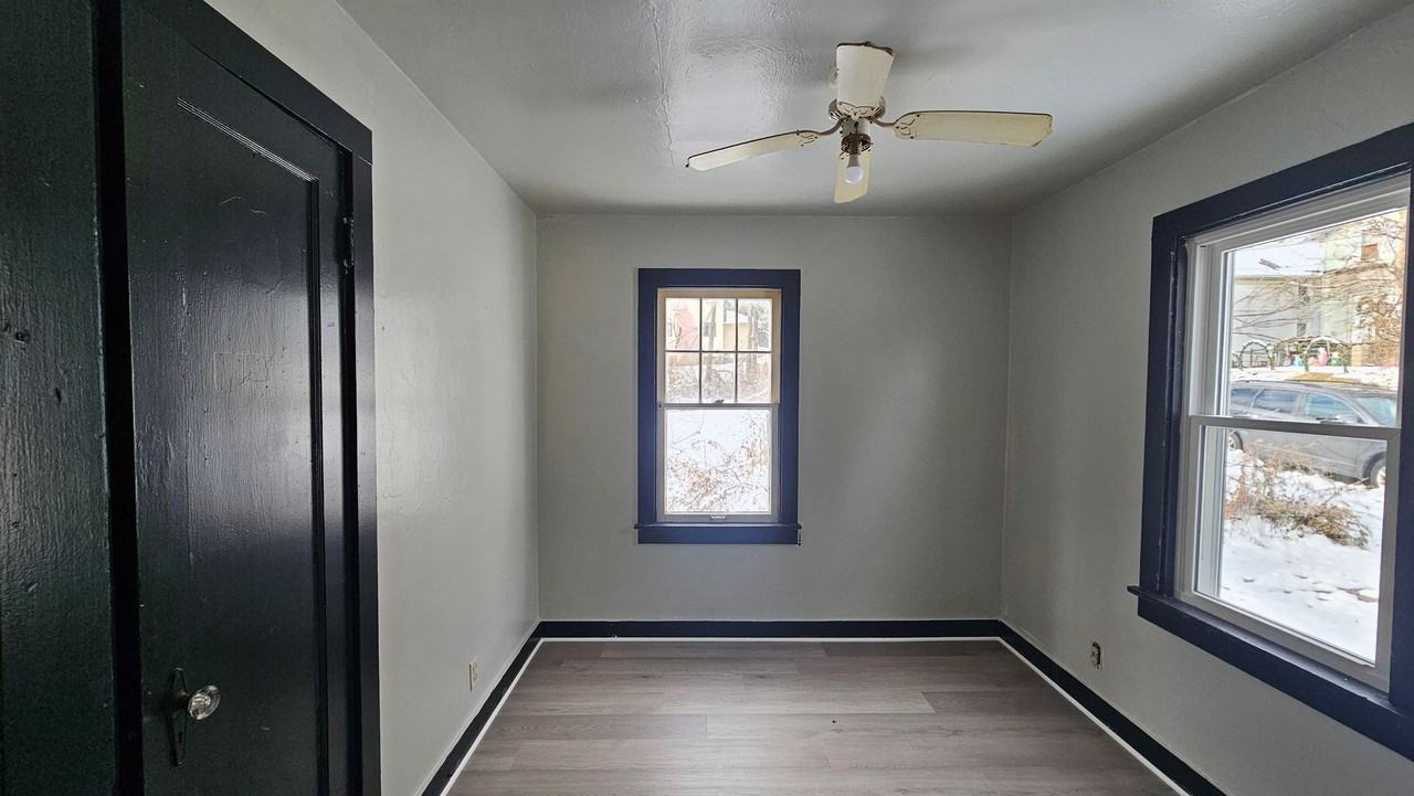 320 Superior Ave - Photo 7 of 11