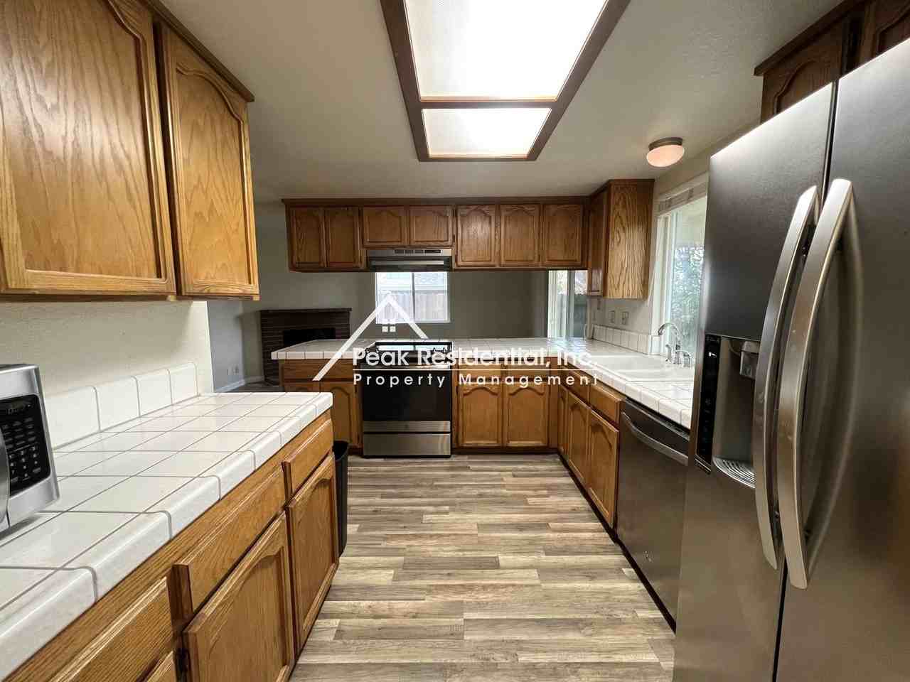 8256 Benjamin Dr - Photo 5 of 24