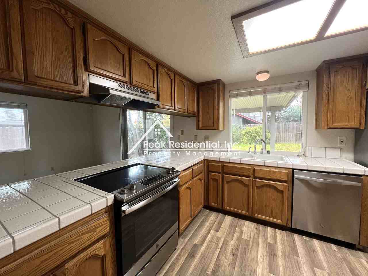 8256 Benjamin Dr - Photo 7 of 24