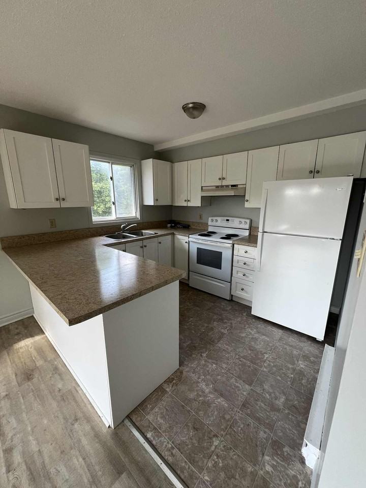 197 Innisfil Street #1 - Photo 7 of 13