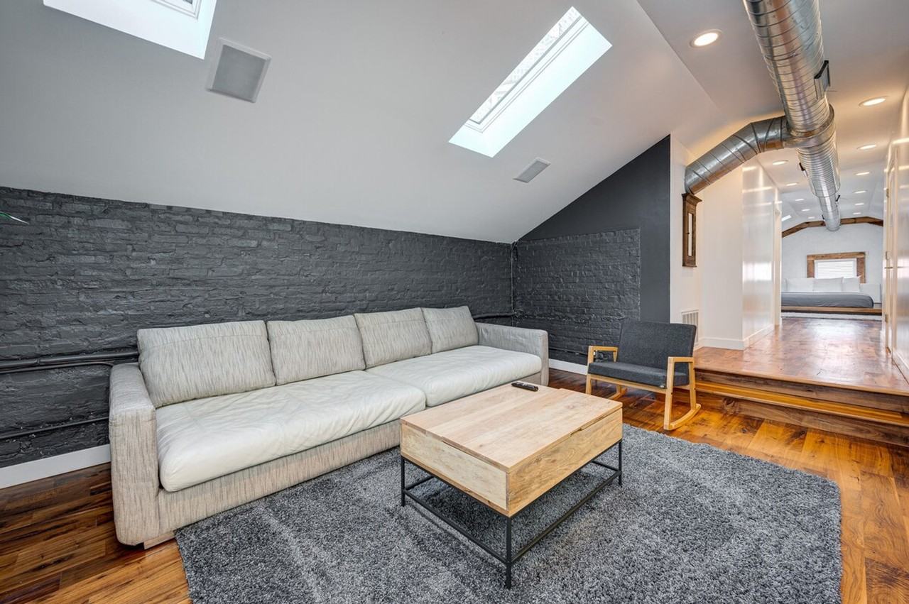 1519 West Superior Street - Photo 5 of 61