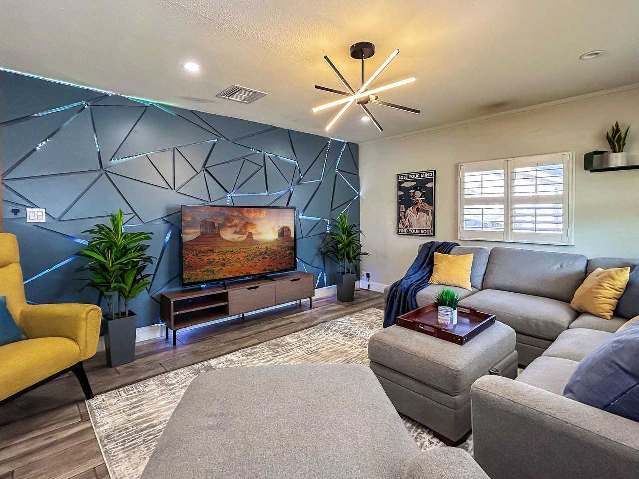 3502 East Crocus Drive #1244941P - Photo 2 of 50