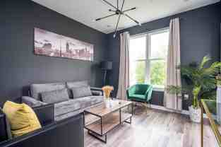 525 Parkway Drive Northeast - Photo 1 of 1