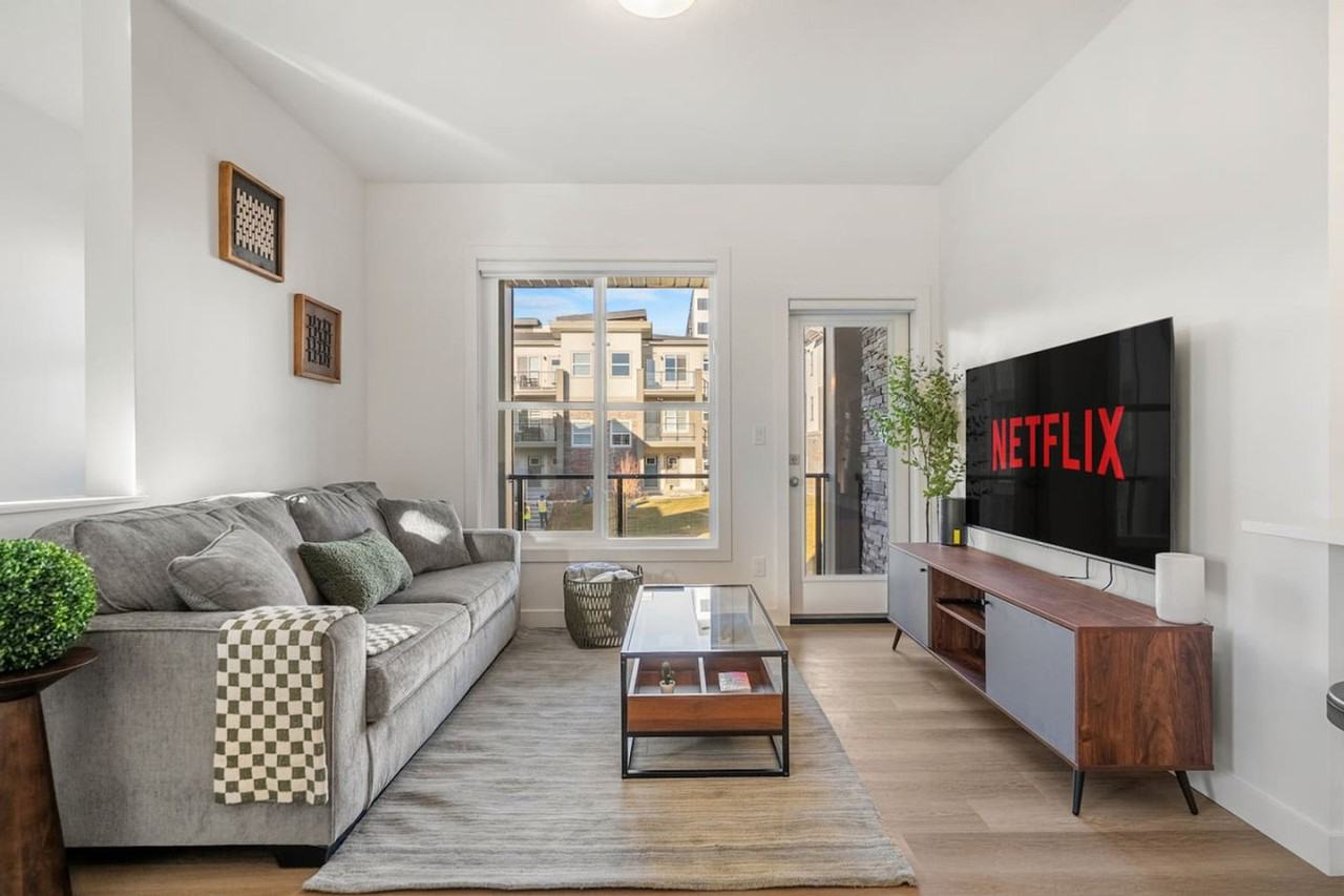 2117 81 St Sw #1314515P - Photo 2 of 29