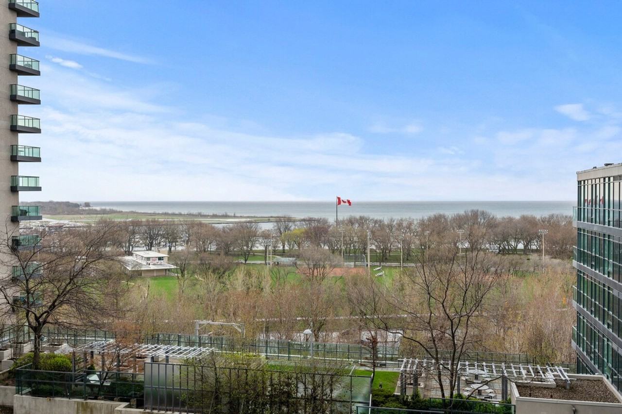 231 Fort York Blvd #1345760P - Photo 4 of 17