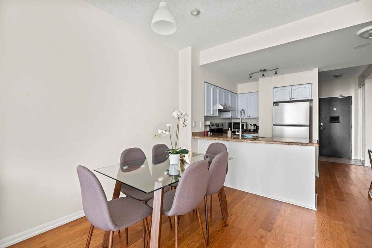 231 Fort York Blvd #1345760P - Photo 6 of 17