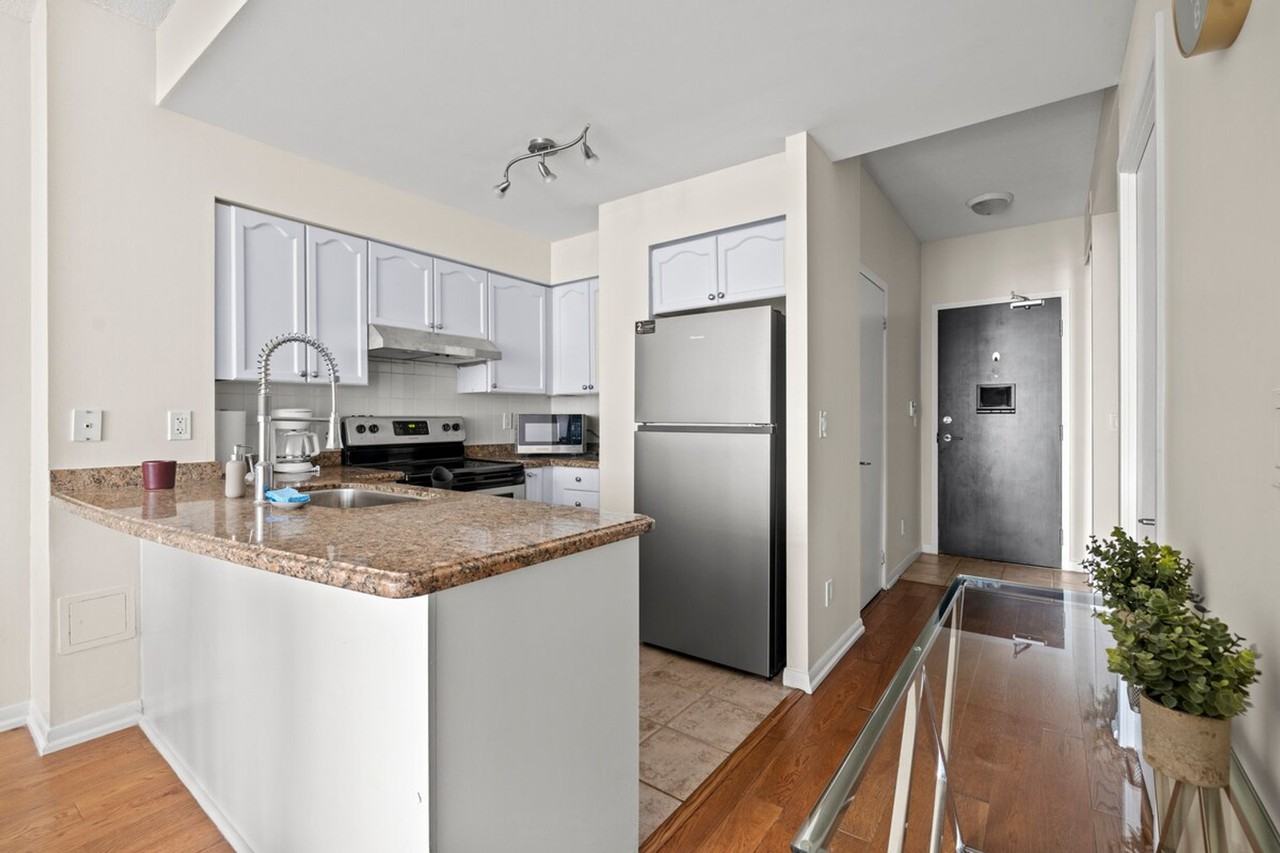 231 Fort York Blvd #1345760P - Photo 7 of 17