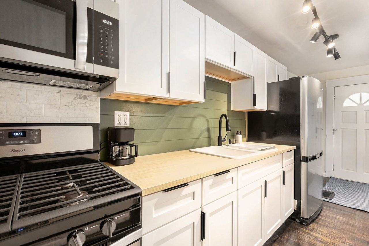 37 Gold Avenue Northwest - Photo 4 of 31