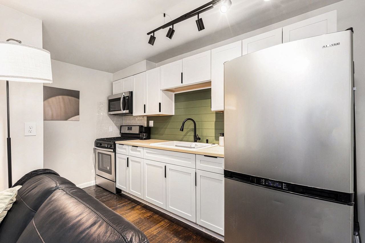 37 Gold Avenue Northwest - Photo 6 of 31