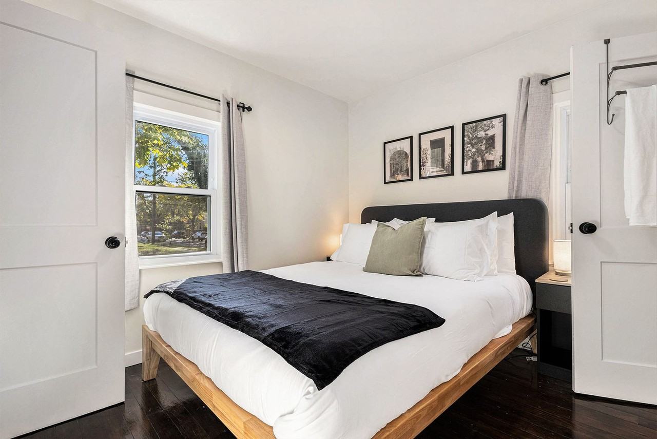 37 Gold Avenue Northwest - Photo 7 of 31