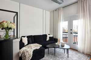 featured image of 403 E 33rd St