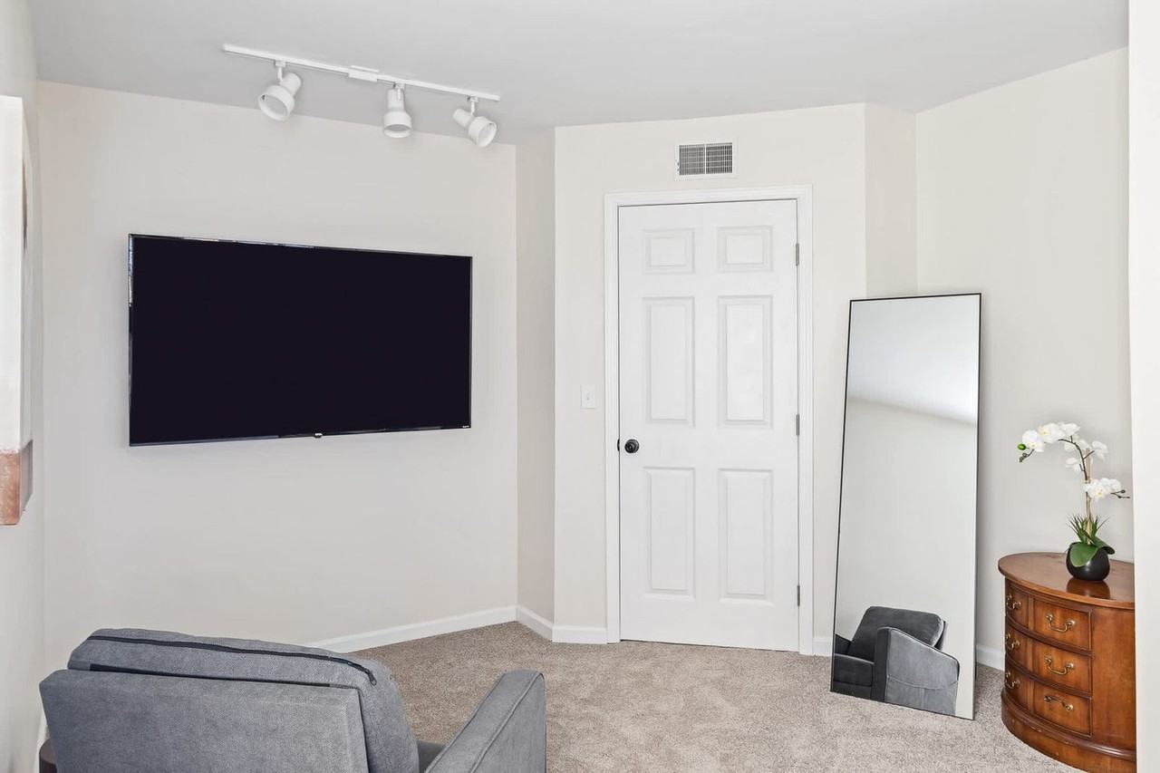 301 S Front St #1354354P - Photo 2 of 50