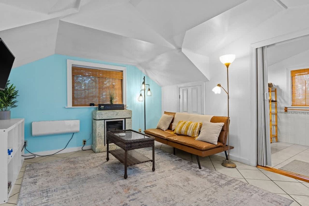 912 Little Bay Ave #1354828P - Photo 4 of 19