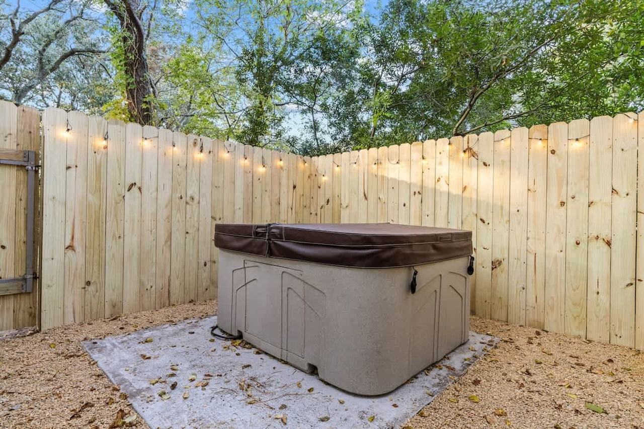 912 Little Bay Ave #1354828P - Photo 7 of 19