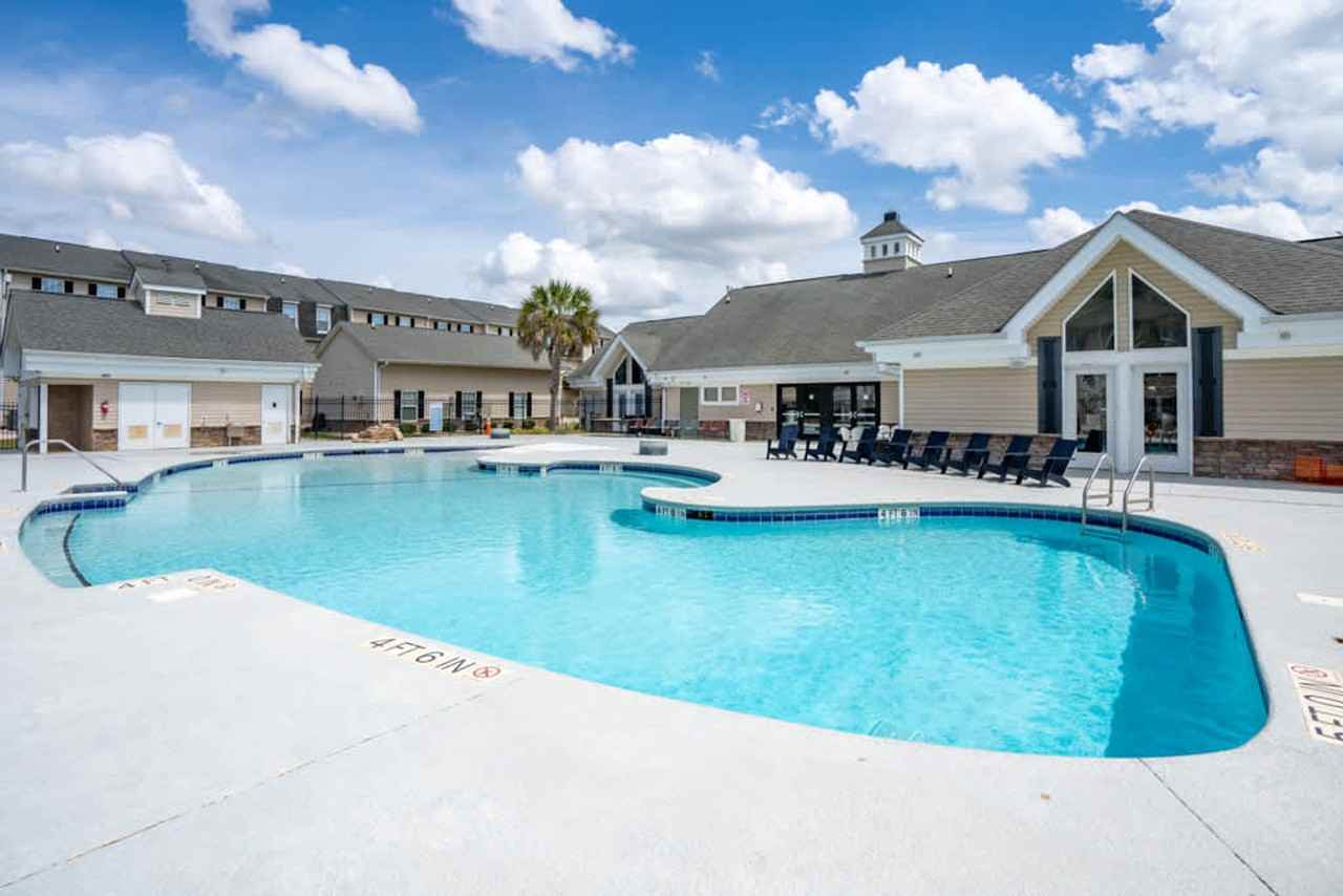 1051 Southern Drive - Photo 3 of 105