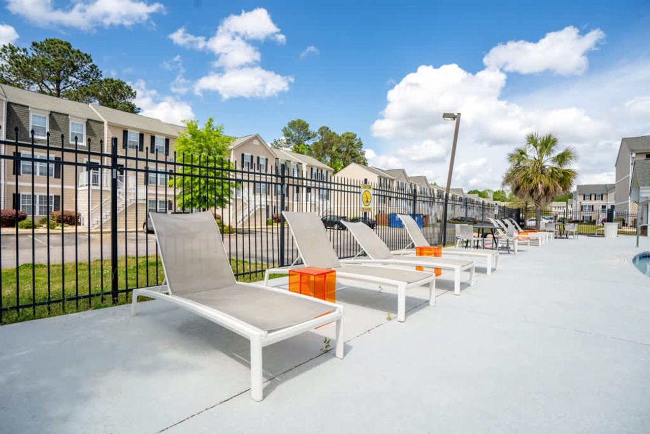 1051 Southern Drive - Photo 5 of 105