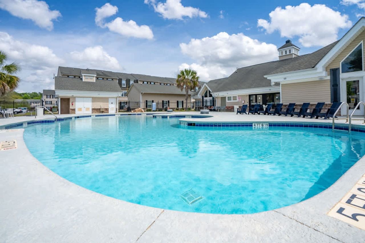 1051 Southern Drive - Photo 6 of 105