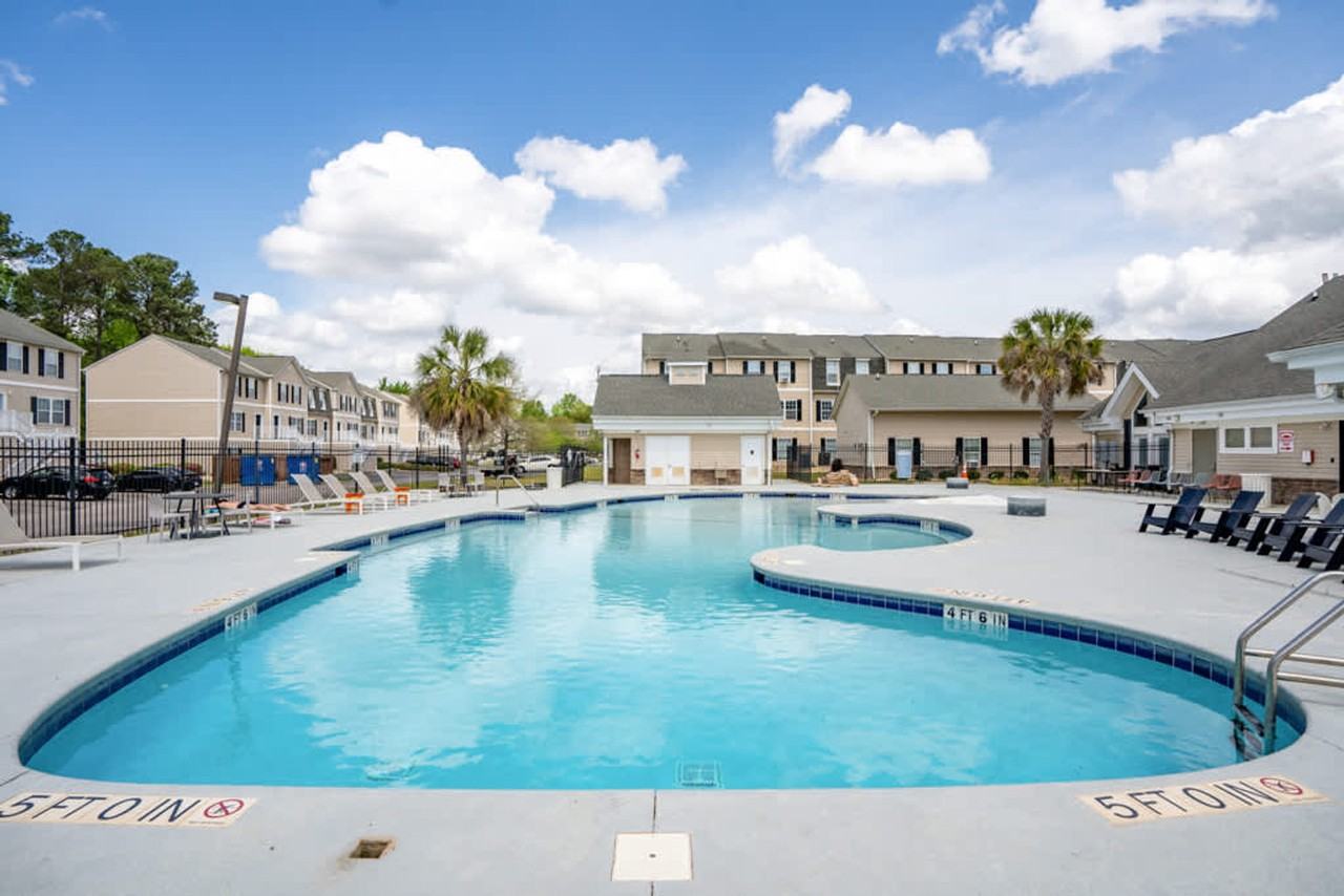 1051 Southern Drive - Photo 7 of 105