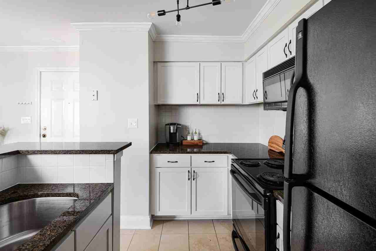 2711 Randolph Rd #1353815P - Photo 6 of 17