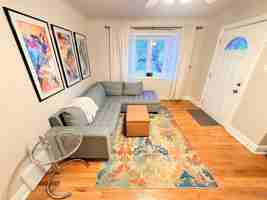 featured image of 2933 Ivanhoe St