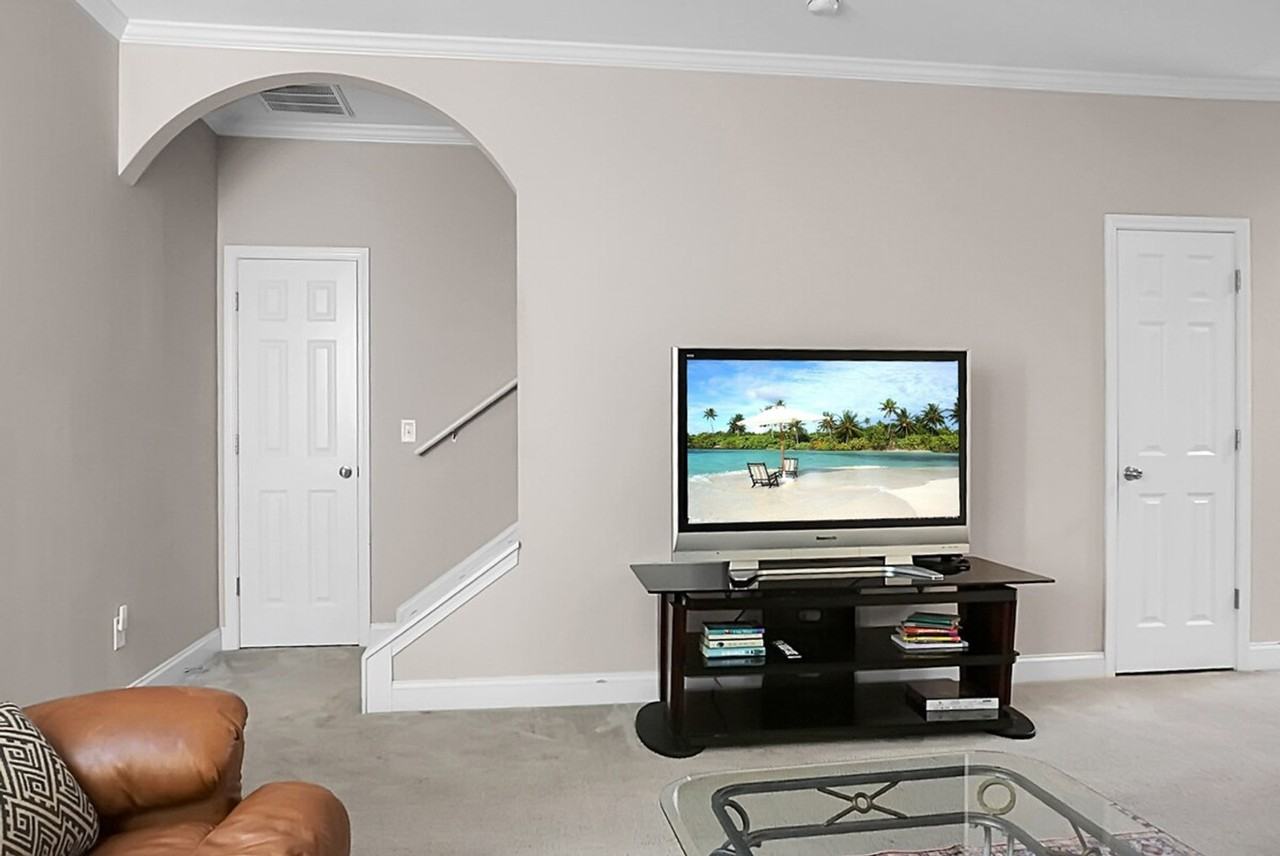 1519 Thoroughbred Boulevard #1359004P - Photo 4 of 47