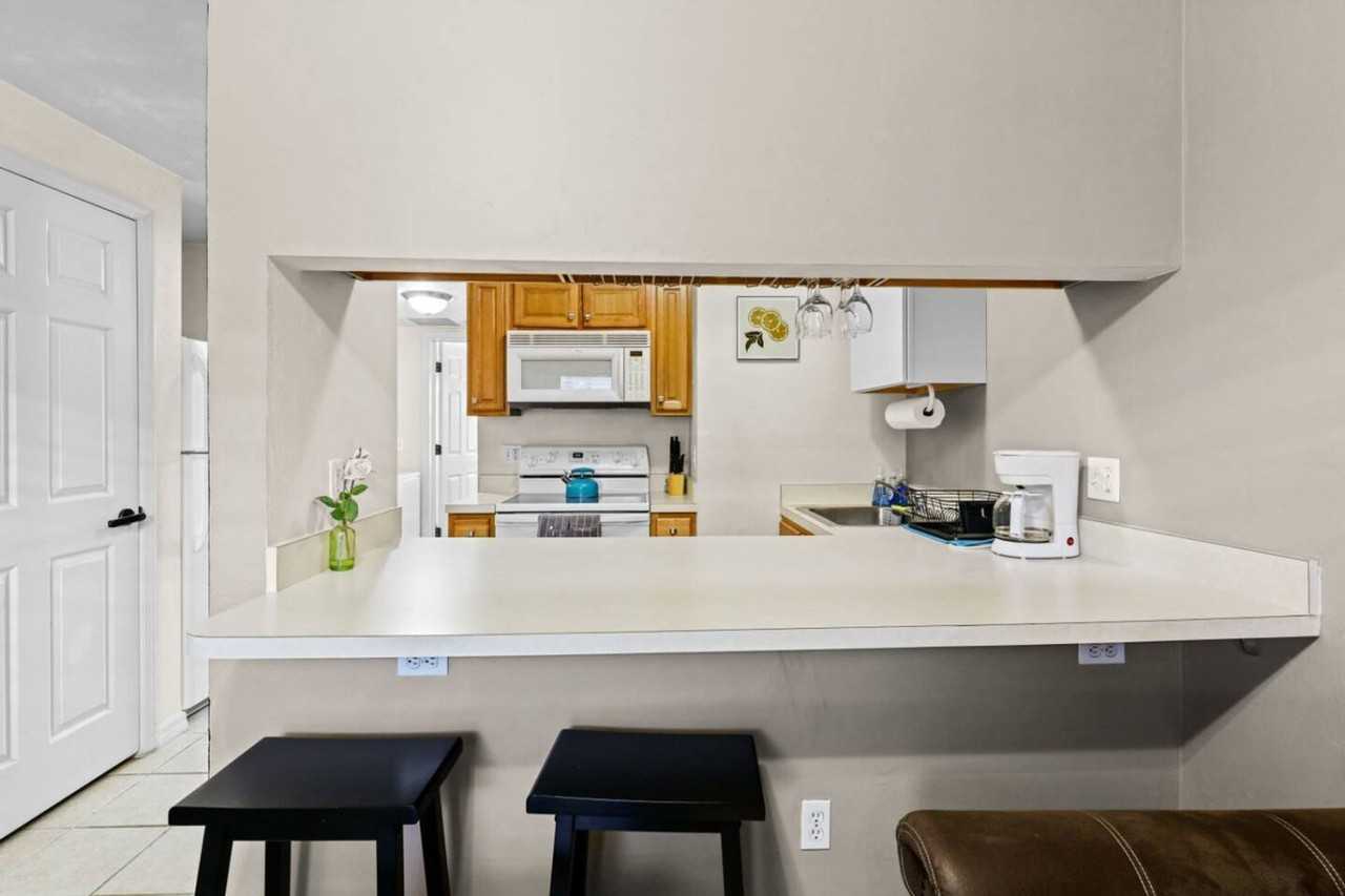 1220 Sw 1st Ave #1359100P - Photo 6 of 10