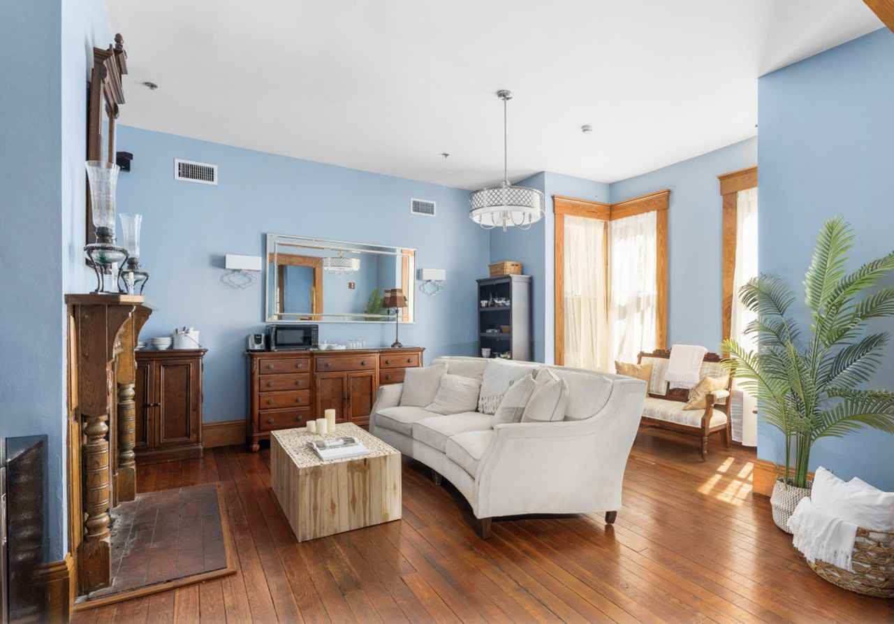 221 Southeast 7th Street - Photo 3 of 50