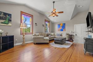 featured image of 221 Se 7th St