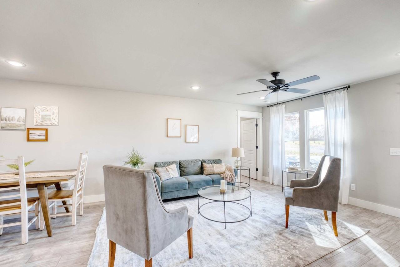 214 Nw L St #1363336P - Photo 2 of 25