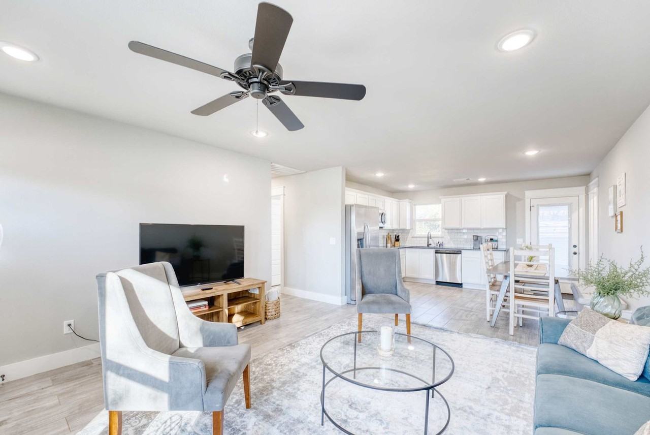 214 Nw L St #1363336P - Photo 3 of 25