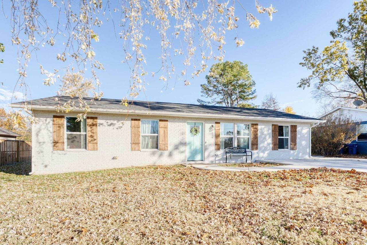 214 Nw L St #1363336P - Photo 4 of 25