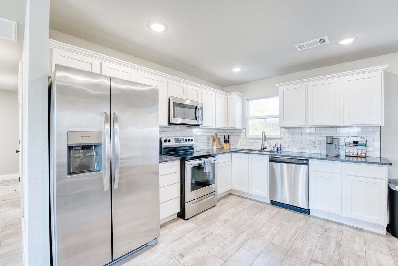 214 Nw L St #1363336P - Photo 5 of 25