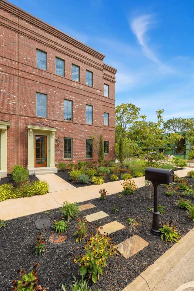 501 Nw B St #1303242P - Photo 7 of 37