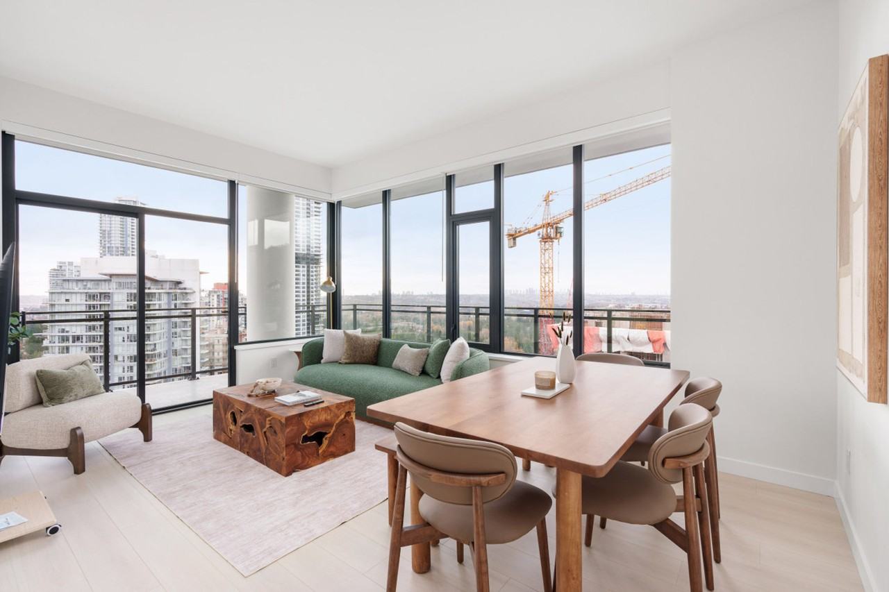 626 Claremont St #1357376P - Photo 2 of 34