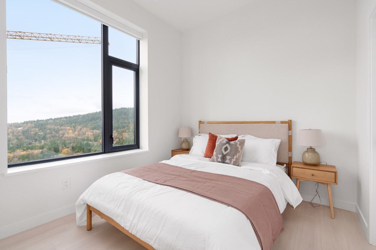 626 Claremont St #1357376P - Photo 3 of 34