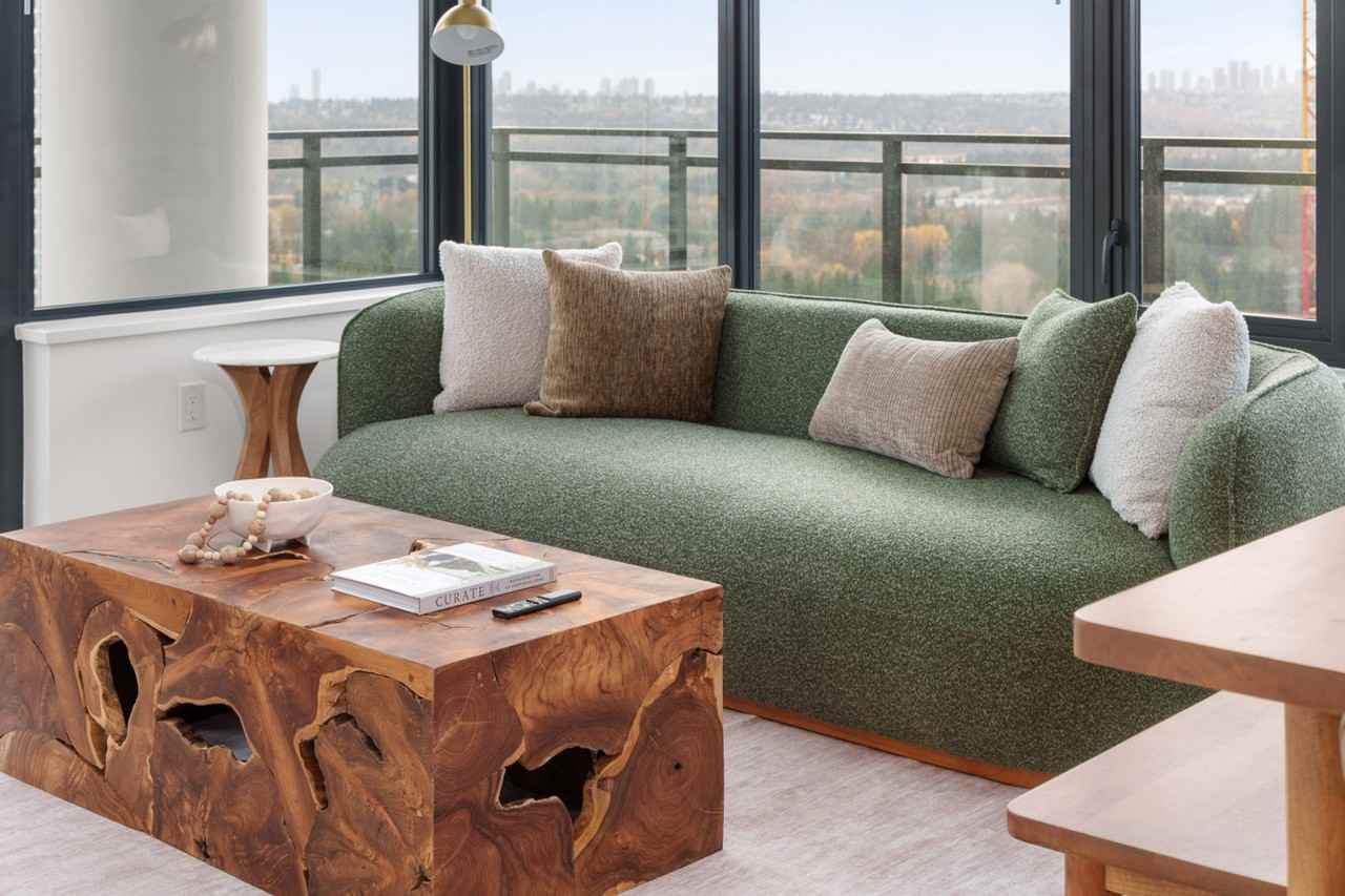 626 Claremont St #1357376P - Photo 6 of 34