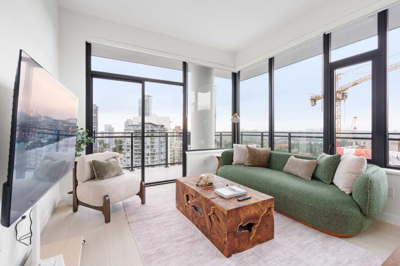 626 Claremont St #1357376P - Photo 7 of 34