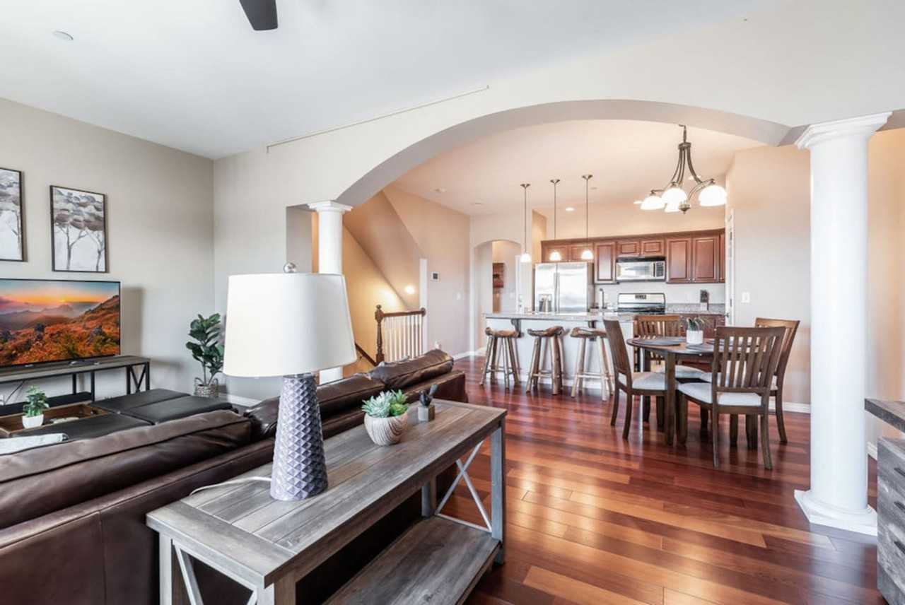 2325 S G St #1363976P - Photo 2 of 34