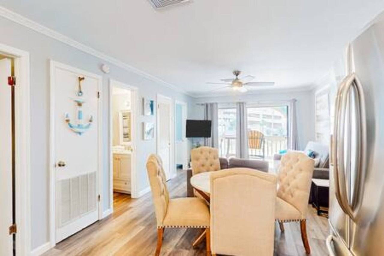 924 W Beach Blvd #1364784P - Photo 3 of 10