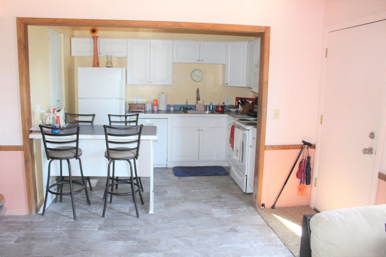 1200 W Riordan Rd #1 - Photo 4 of 7