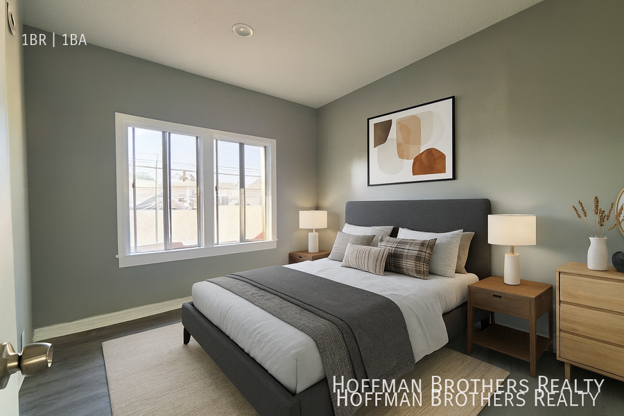 1121 South Norton Avenue #210 - Photo 3 of 4