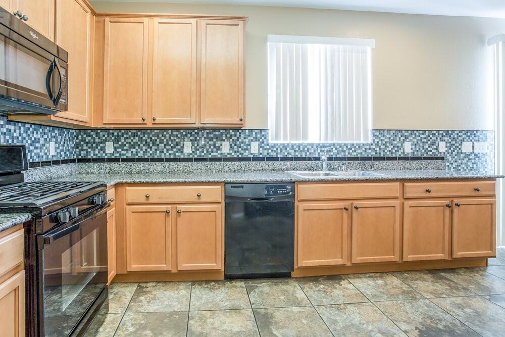 7914 Port Charles Ct - Photo 5 of 16